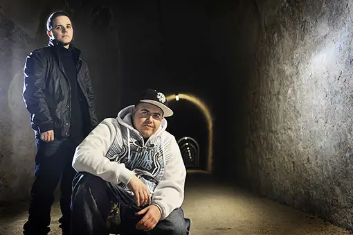 aiSHO y Wol - Wolestation (2012)